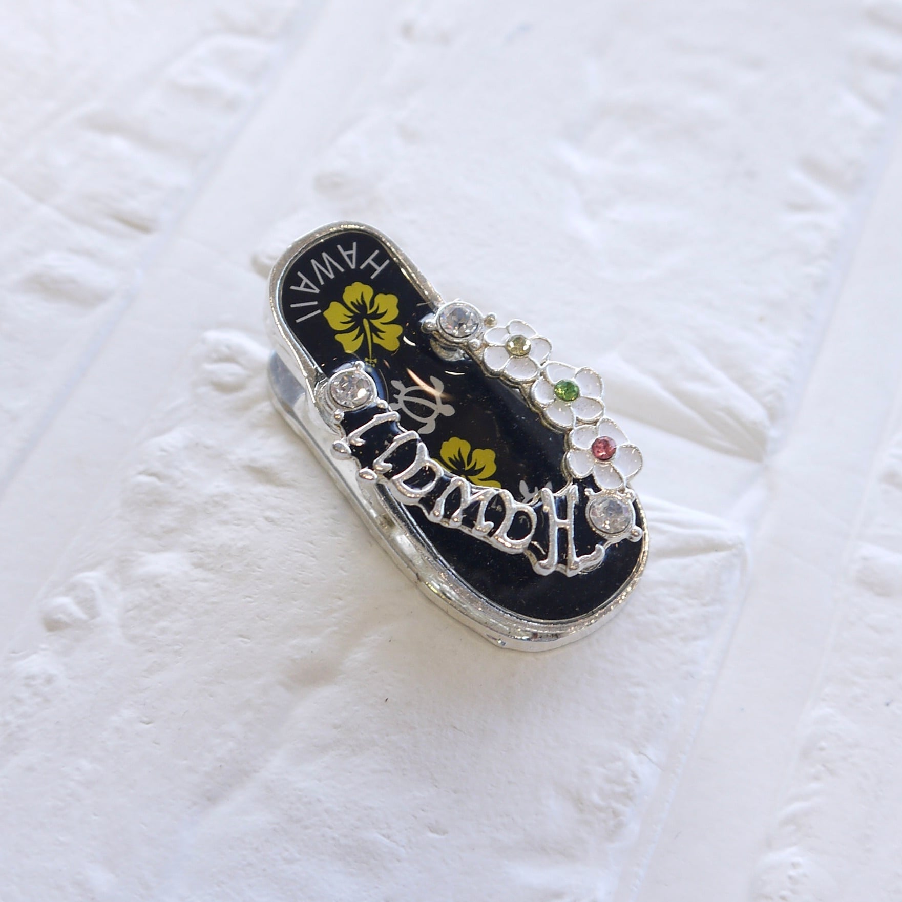 ★ハワイ直輸入★ビーチサンダル クリップ マグネット/キッチンマグネット/ハワイ磁石<KG-113/ブラック ホヌ ハイビスカス>