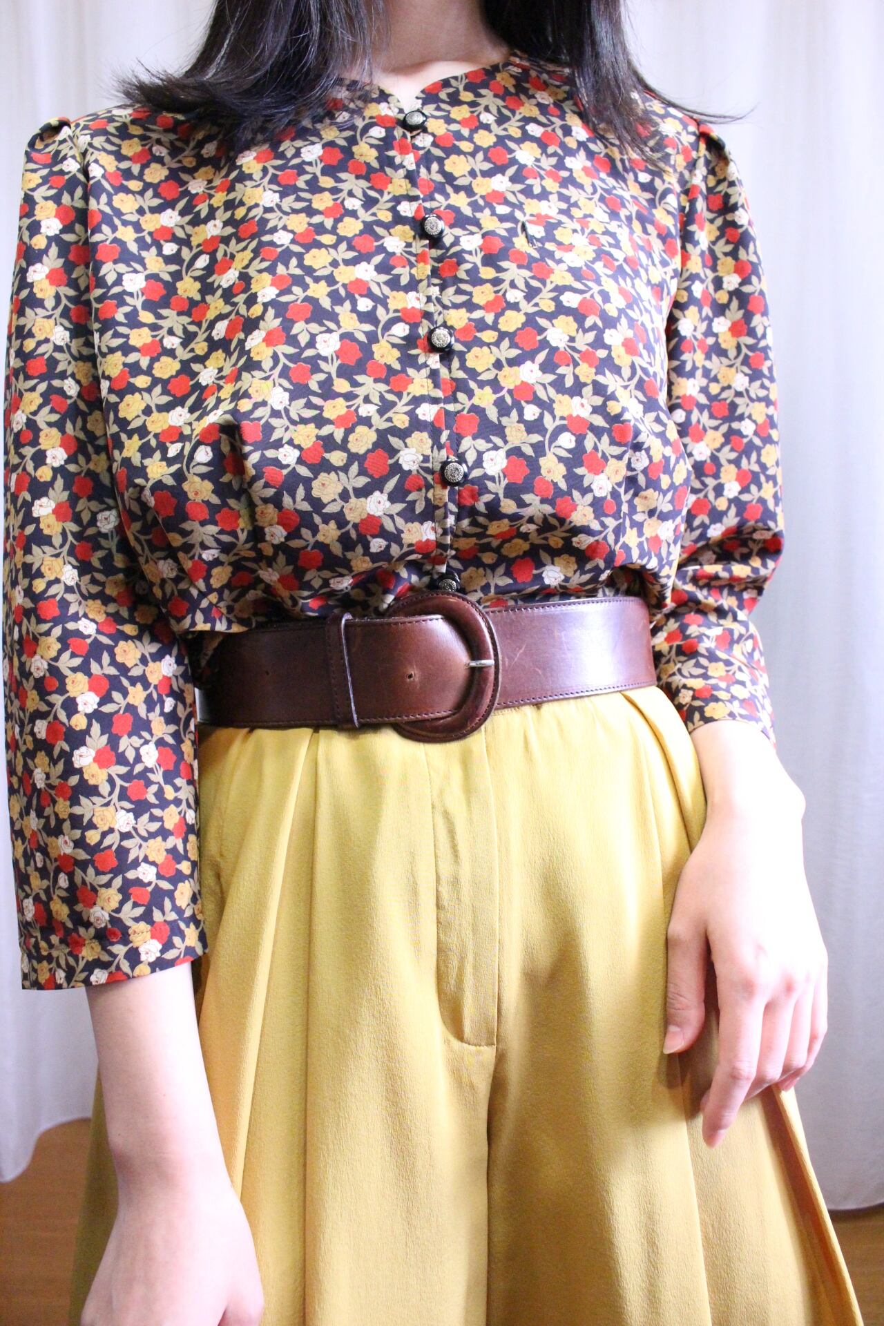 小花柄レトロブラウス