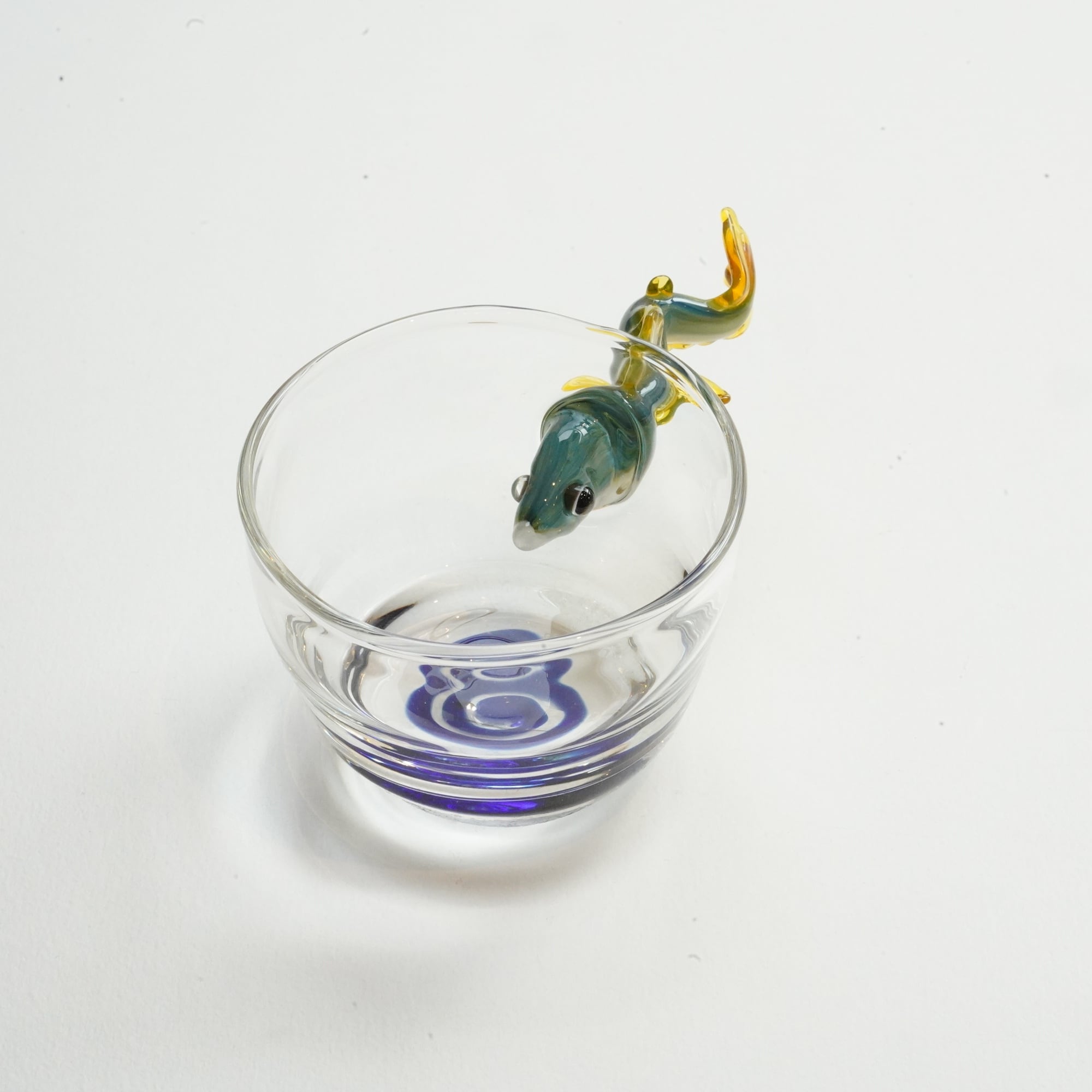 【ガラス作家・竹川久仁子氏】お魚グラス(鮎・ぐい呑み)　新品未使用 竹川久仁子】耐熱ガラス あゆぐい吞み B | ろにせら ギャラリーと雑貨