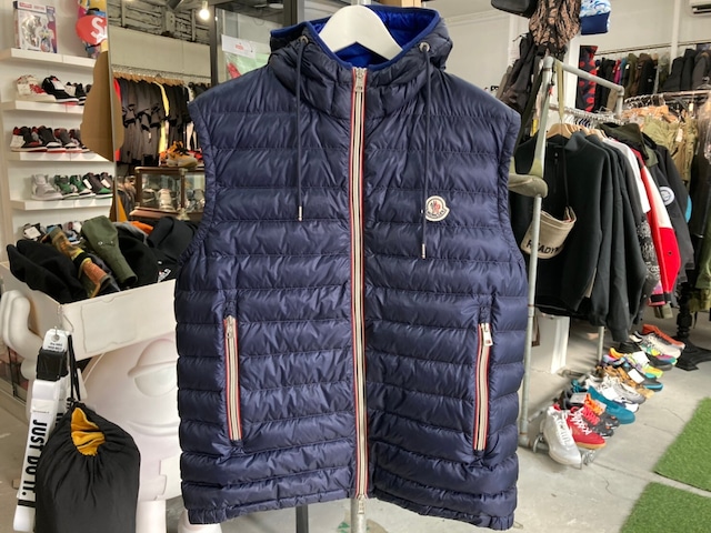 MONCLER NAPLES DOWN VEST NAVY 3 300JK0389