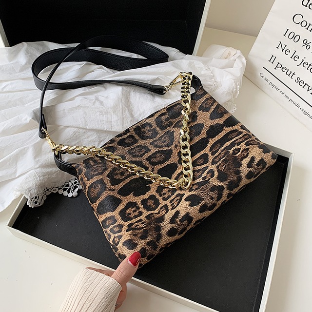 オールマッチレディースワンショルダースモールバッグ女性バッグ2020新しいトレンディなファッションヒョウプリントチェーンメッセンジャーバッグネット赤小さな正方形バッグ Tiancai_Wing_Bag83928407510