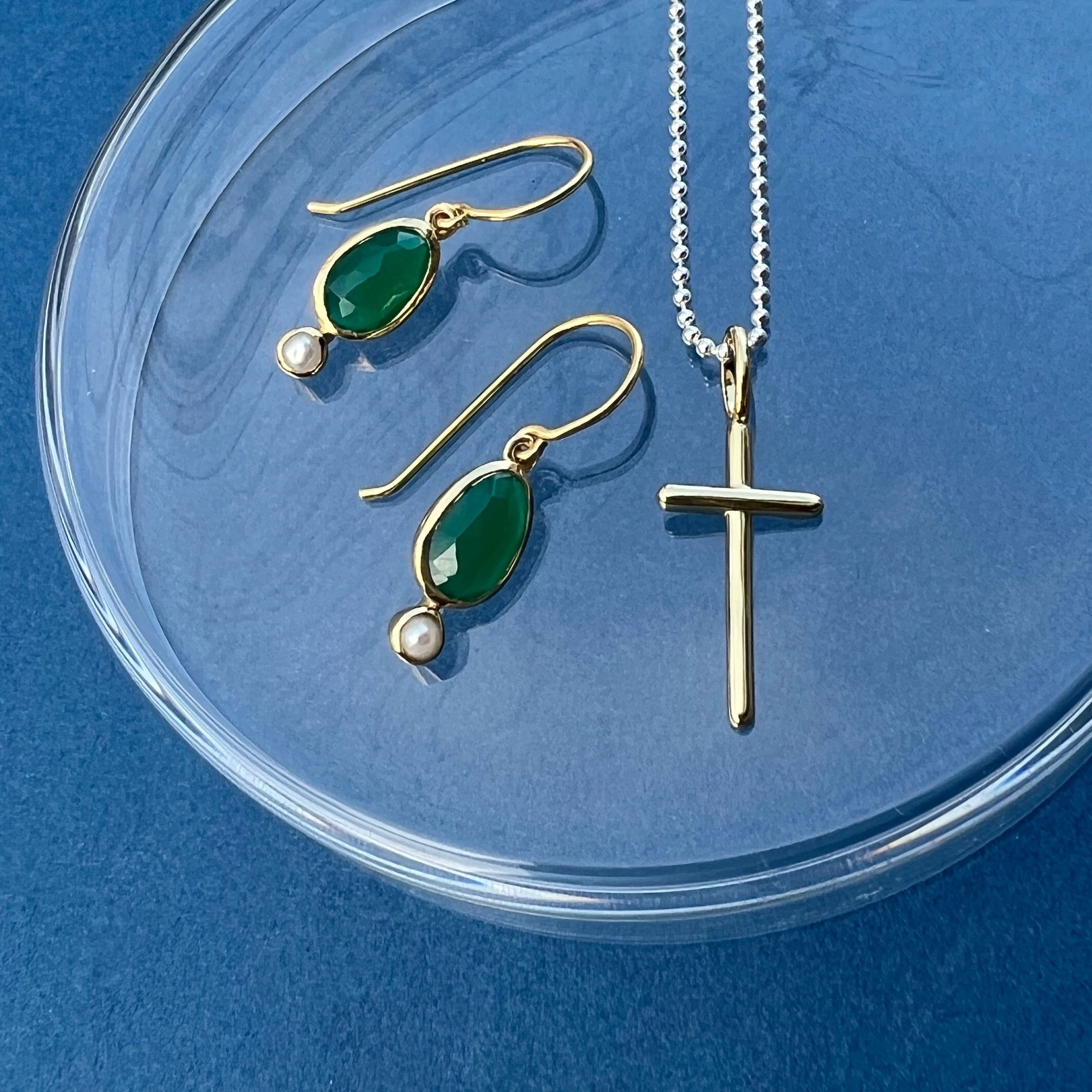 Gold Coating グリーンオニキス とプチパール フックピアス | 【公式