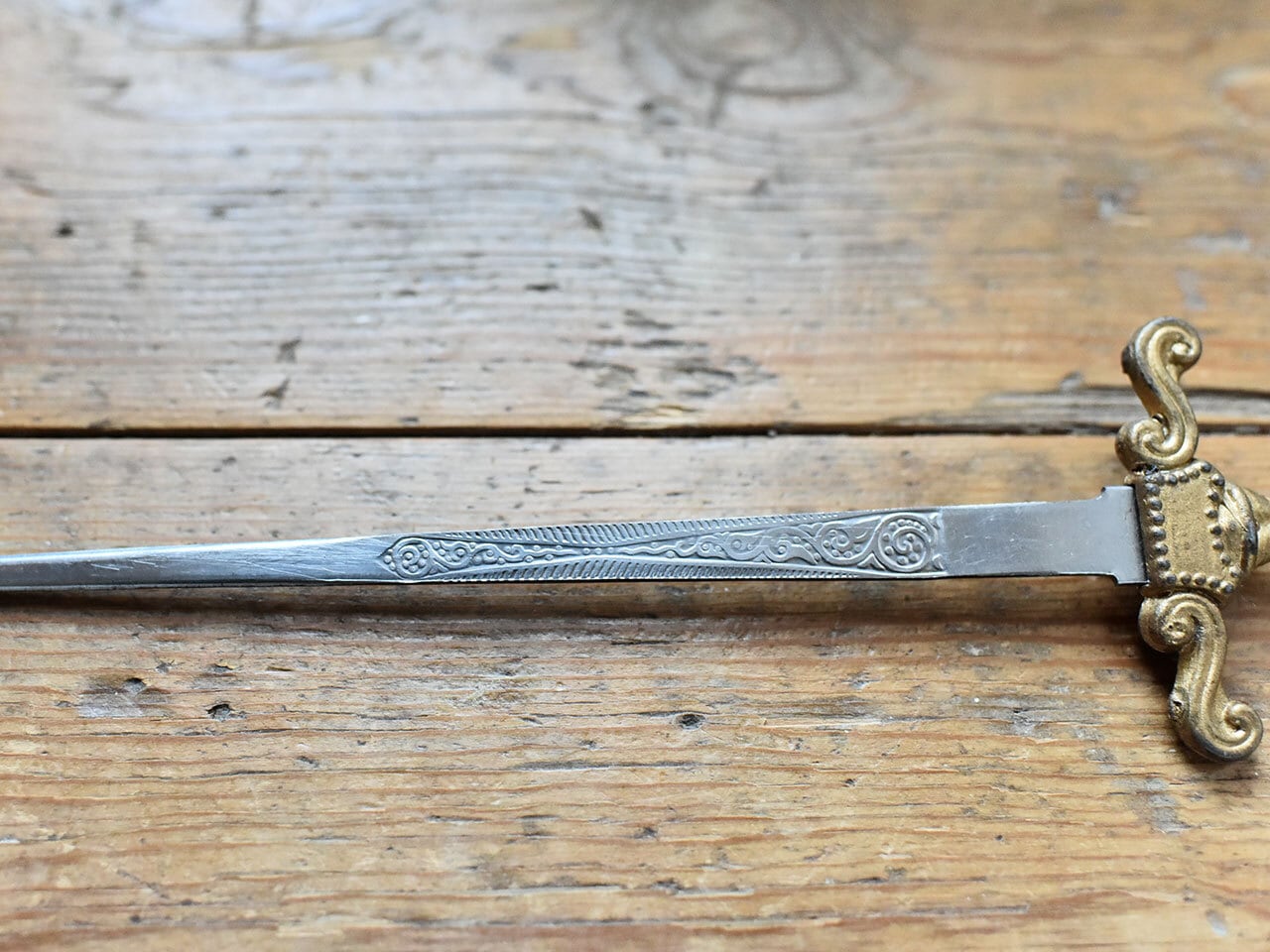 剣を型どった素敵なペーパーナイフ（小）　フレンチアンティーク