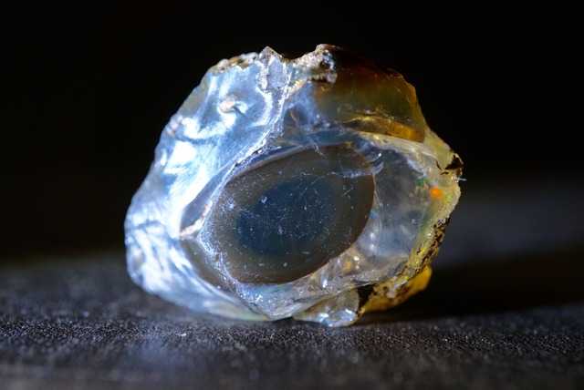 エッグ・イン・オパール Opal Egg 1327