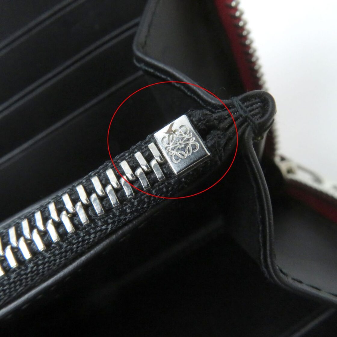 極美品☆LOEWE ロエベ 101N88.F13 アナグラム・リネン型押し レザー 