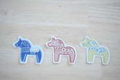 ダーラナホース ステッカー おしゃれ　3枚セット　かわいい スマホ　ハンドメイド　北欧　幸せ