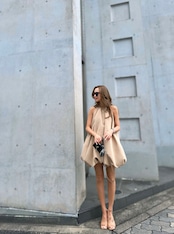 balloon dress beige