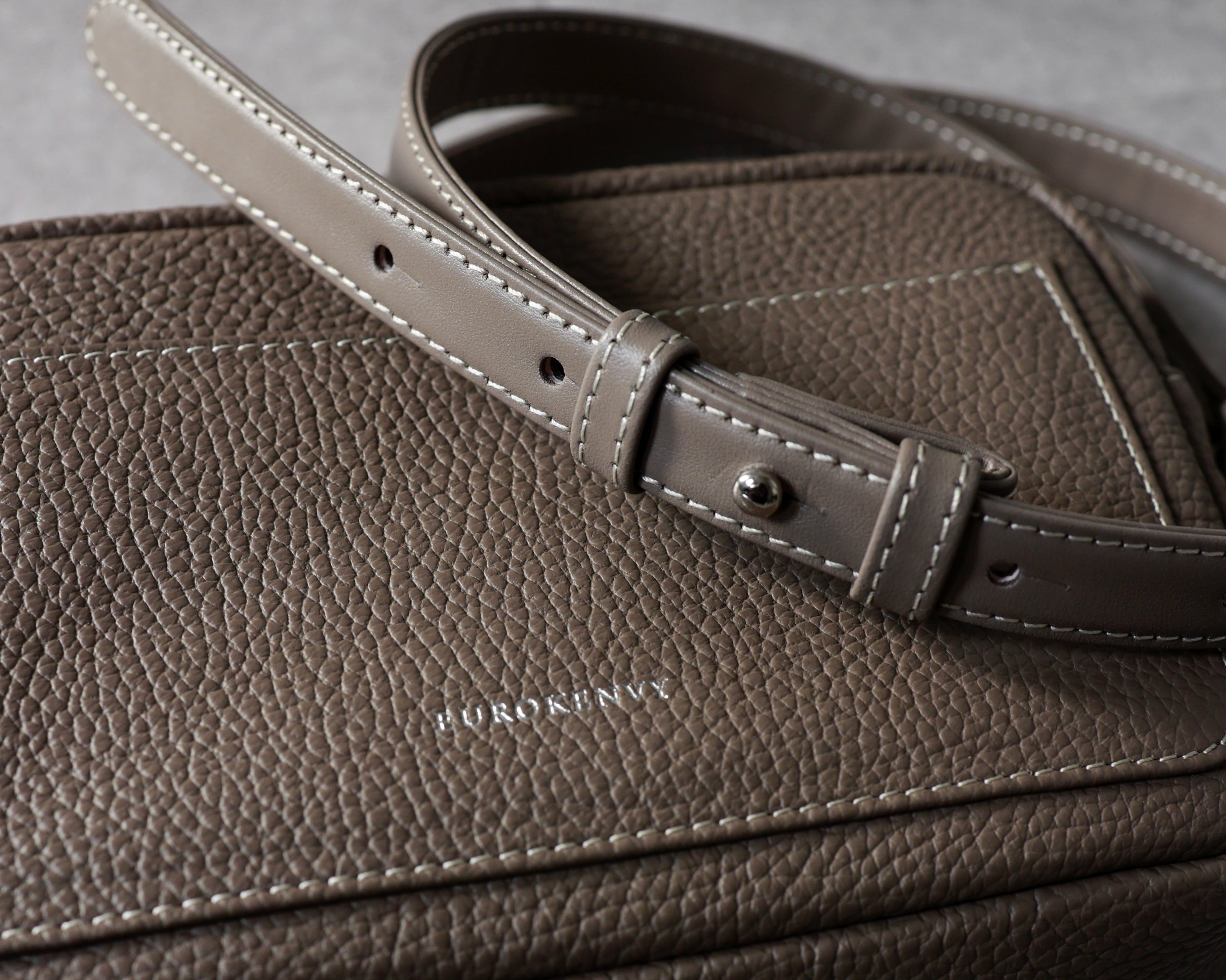 Italian Emboss Leather Mini Shoulder Bag【イタリア・マストロット社