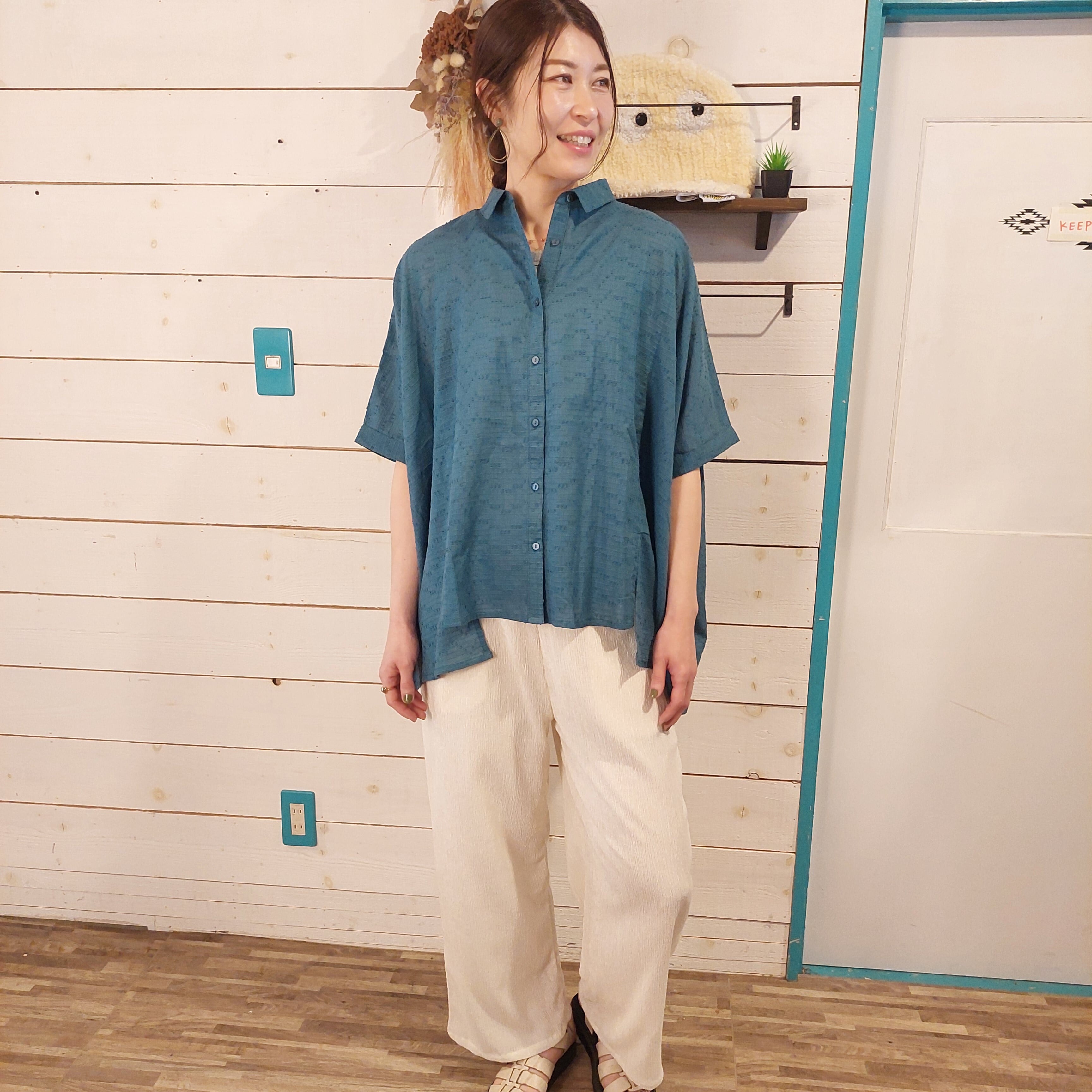 『People's』0924  シアードビースリット入り襟付きシャツ　フリーサイズ