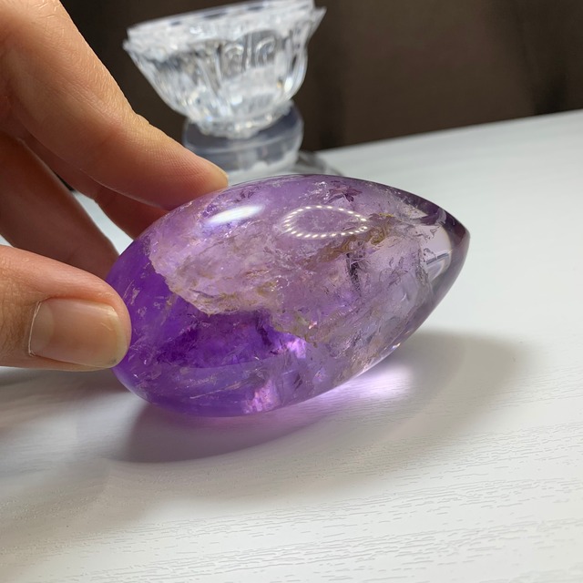 1.透明度高く色合い美麗アメジスト・たまご