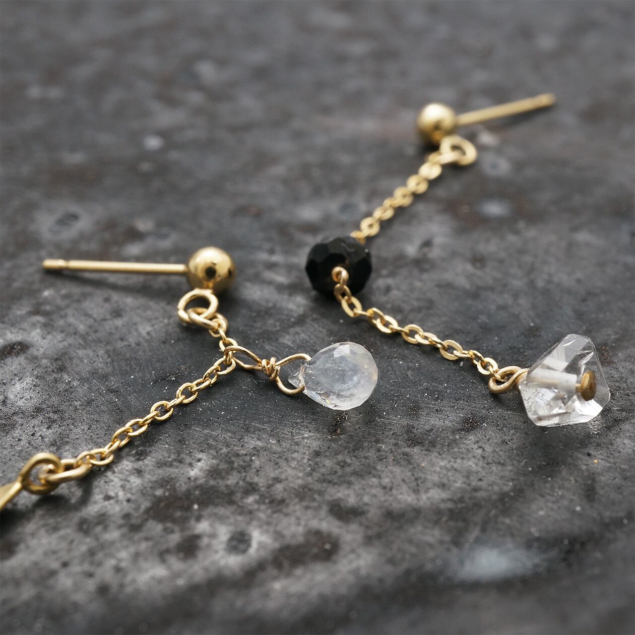 黒うさぎパールピアス | Mewarf 