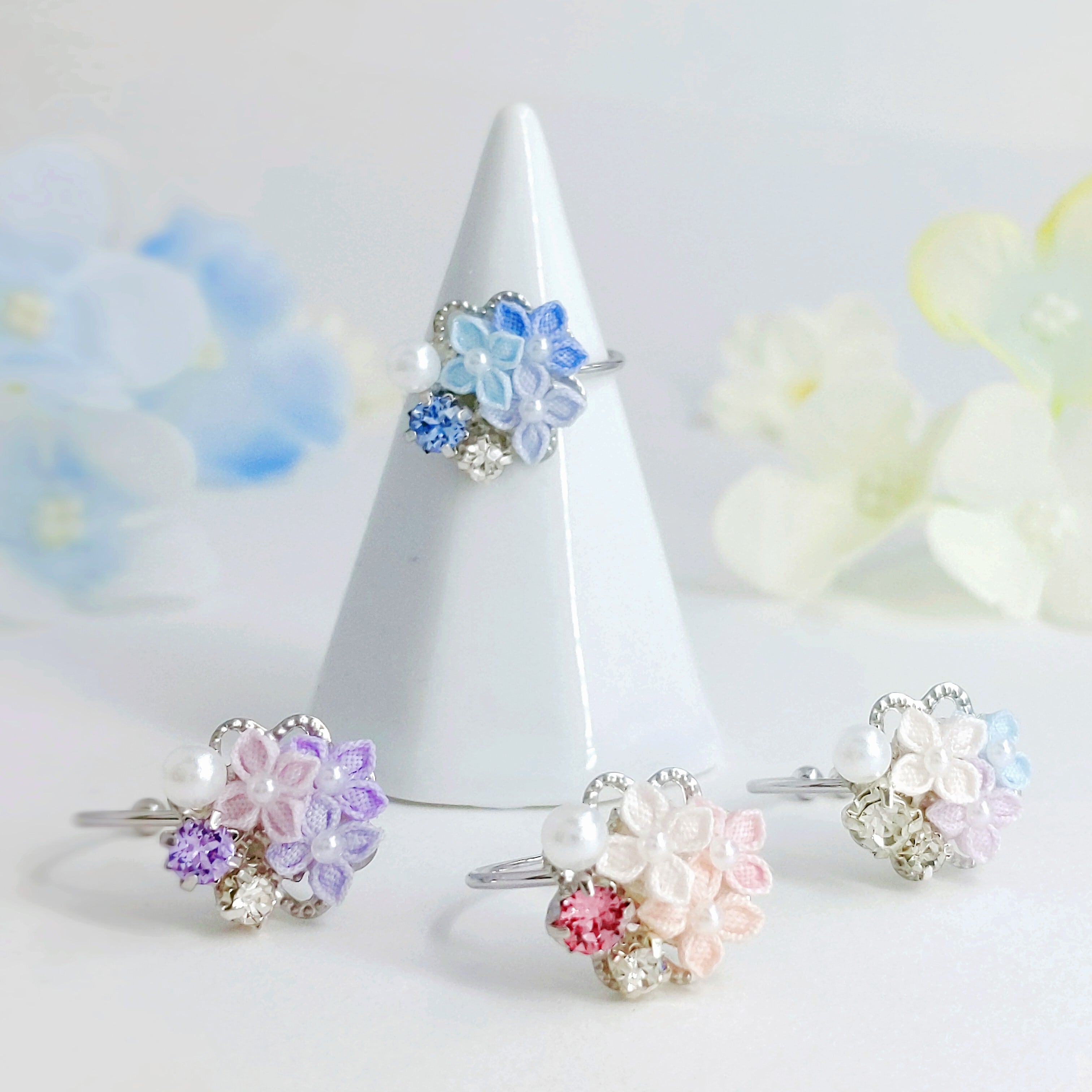 つまみ細工 あじさいと雨粒のかけらリング 】----指輪/フラワー/誕生日