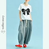 大きなリボンで気分を結ぶアートTシャツ 《i0634》