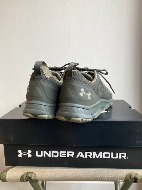 UNDER ARMOUR(アンダーアーマー) マイクロGパシュートファイバーOpt 27.5cm/グレー サブ3.5～5.0 Under Armour UA Micro G Strikefast Tactical Shoes Green (アンダー
