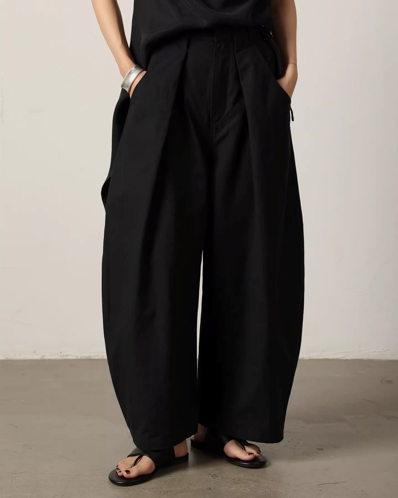 Wide tuck-In balloon Pants L0089