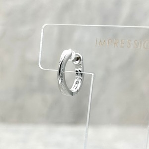 スムースピアス：クロス　ワンタッチ　キャッチレス　フープ　ピアス　アレルギー対策
