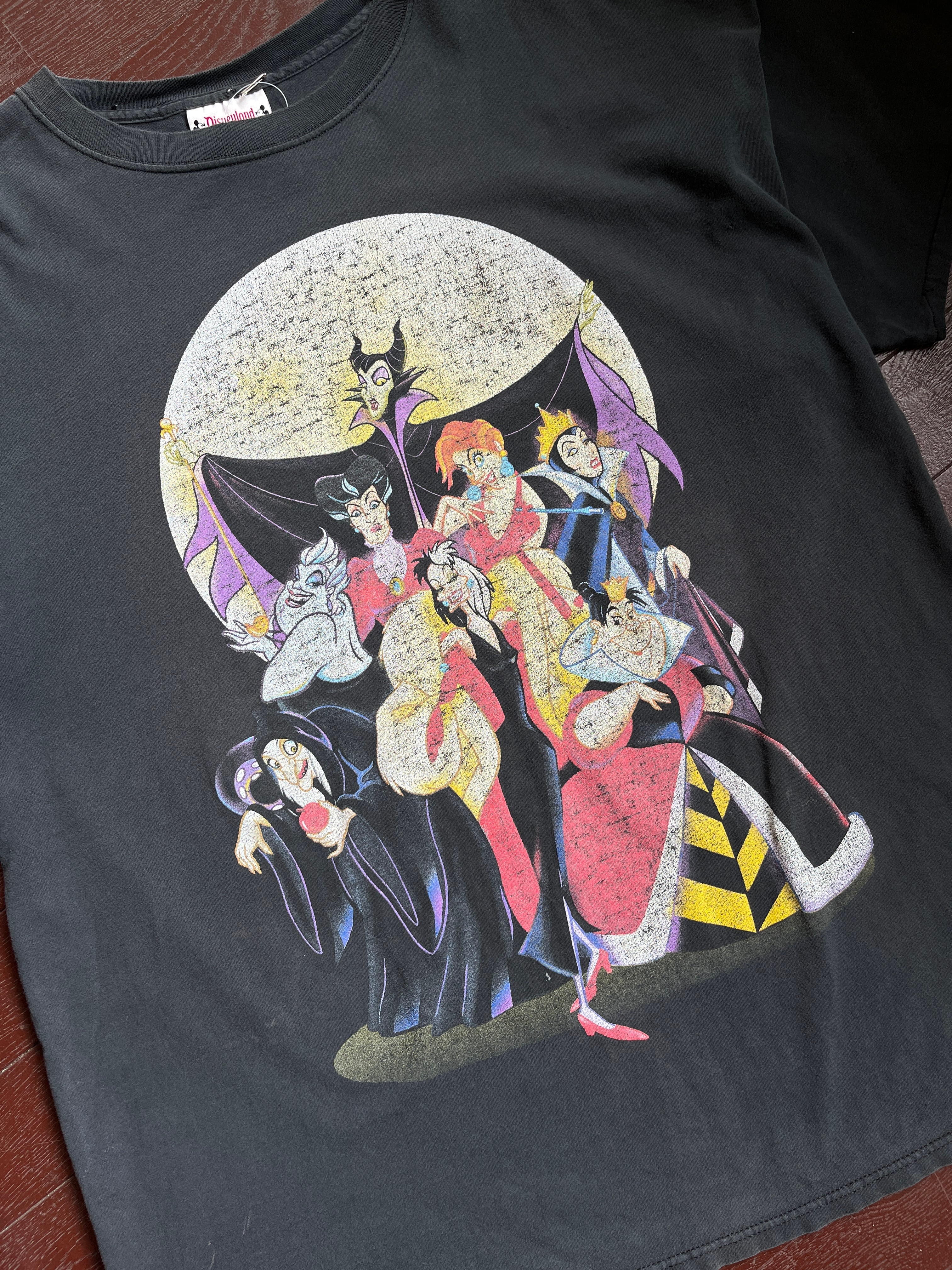 【入手困難】ディズニー　ヴィランズ　マレフィセント　Tシャツ　XLサイズ　一点物