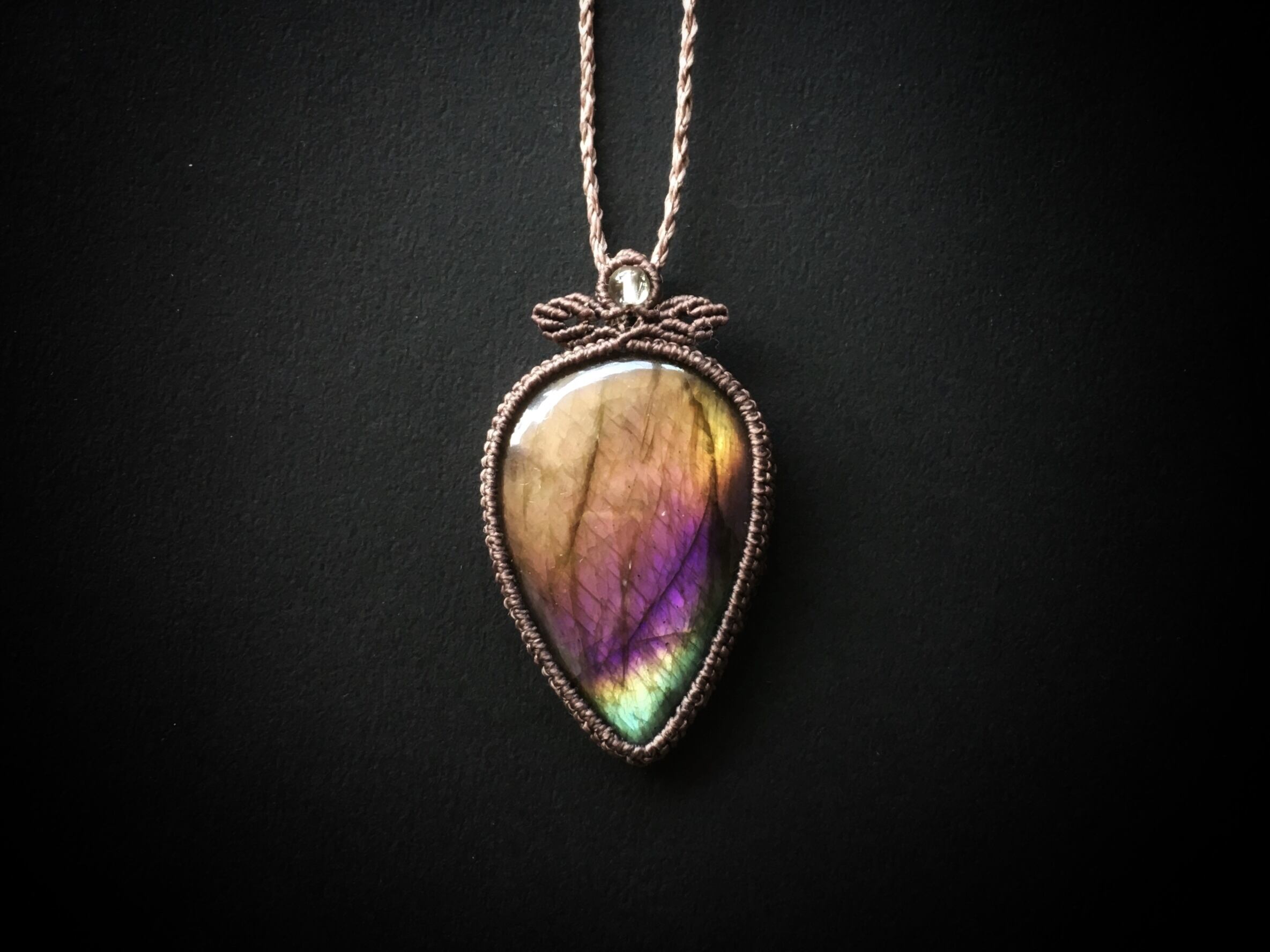 ラブラドライト macramé necklace