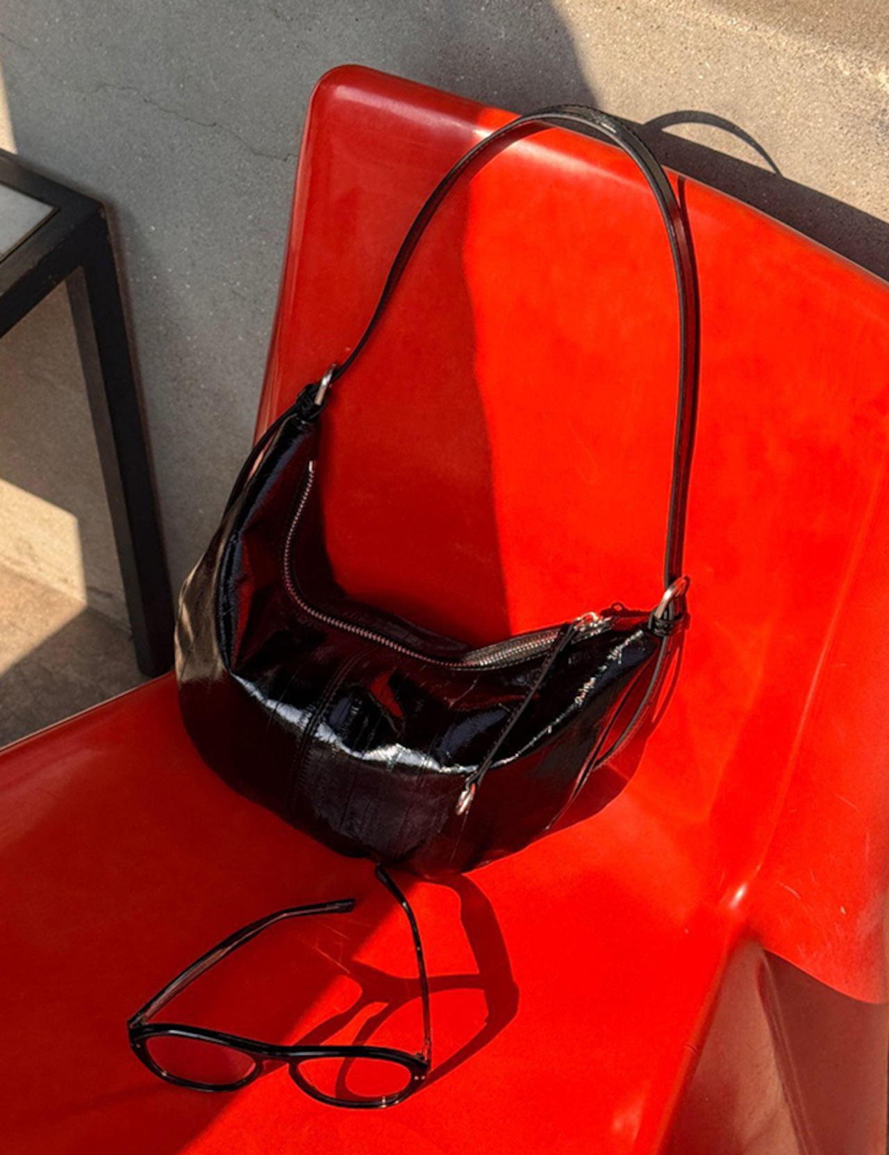 【新作5%OFF・3日間】牛革100%・Curve Bag_onecolor