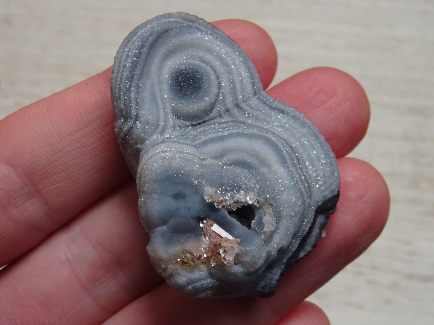 カルセドニーローズ（アモライト） | 虹石屋