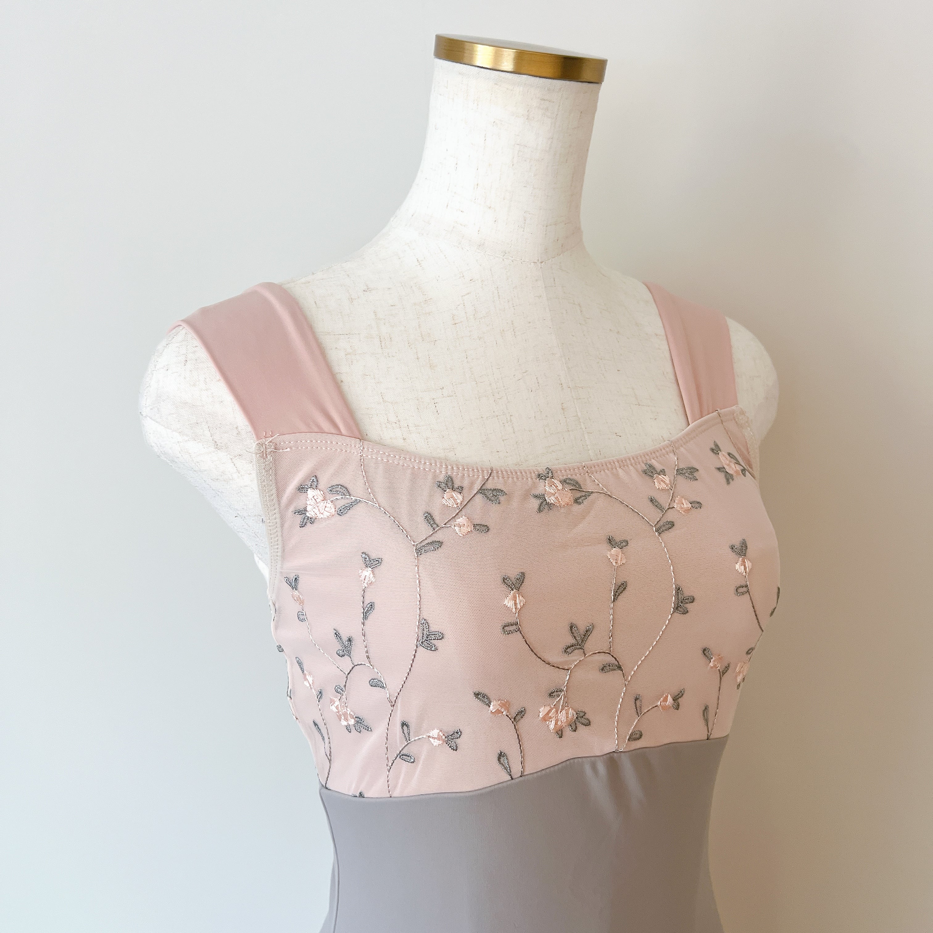 CATHY ワイドストラップ 刺繍 バレエレオタード | バレエショップ