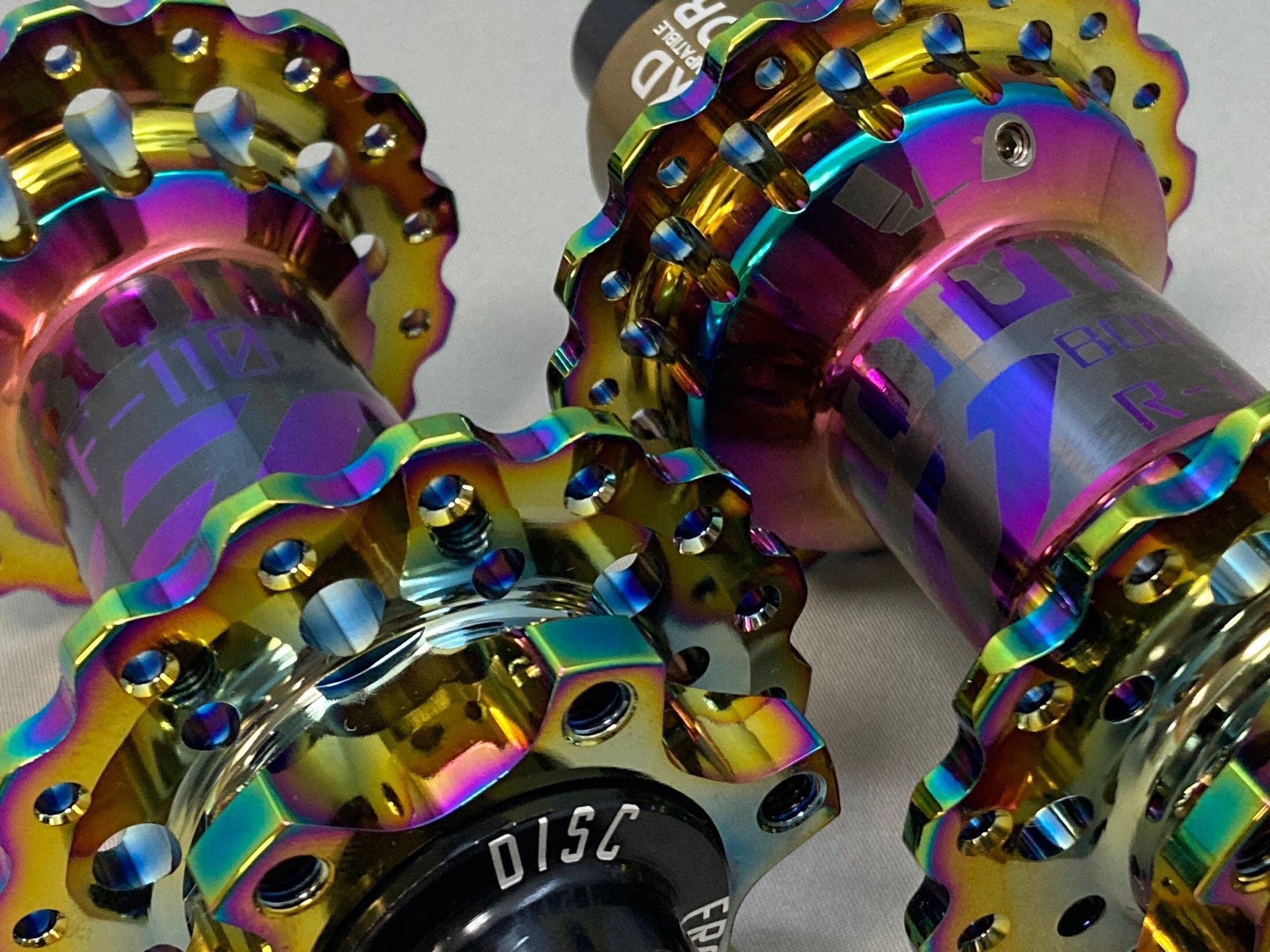 DABOMB UFOハブセット rainbow color MTB用ハブ  じてんしゃにのじ