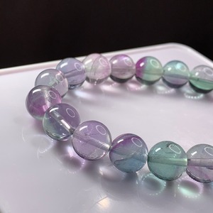 A4.優しいグラデーションフローライトブレスレット