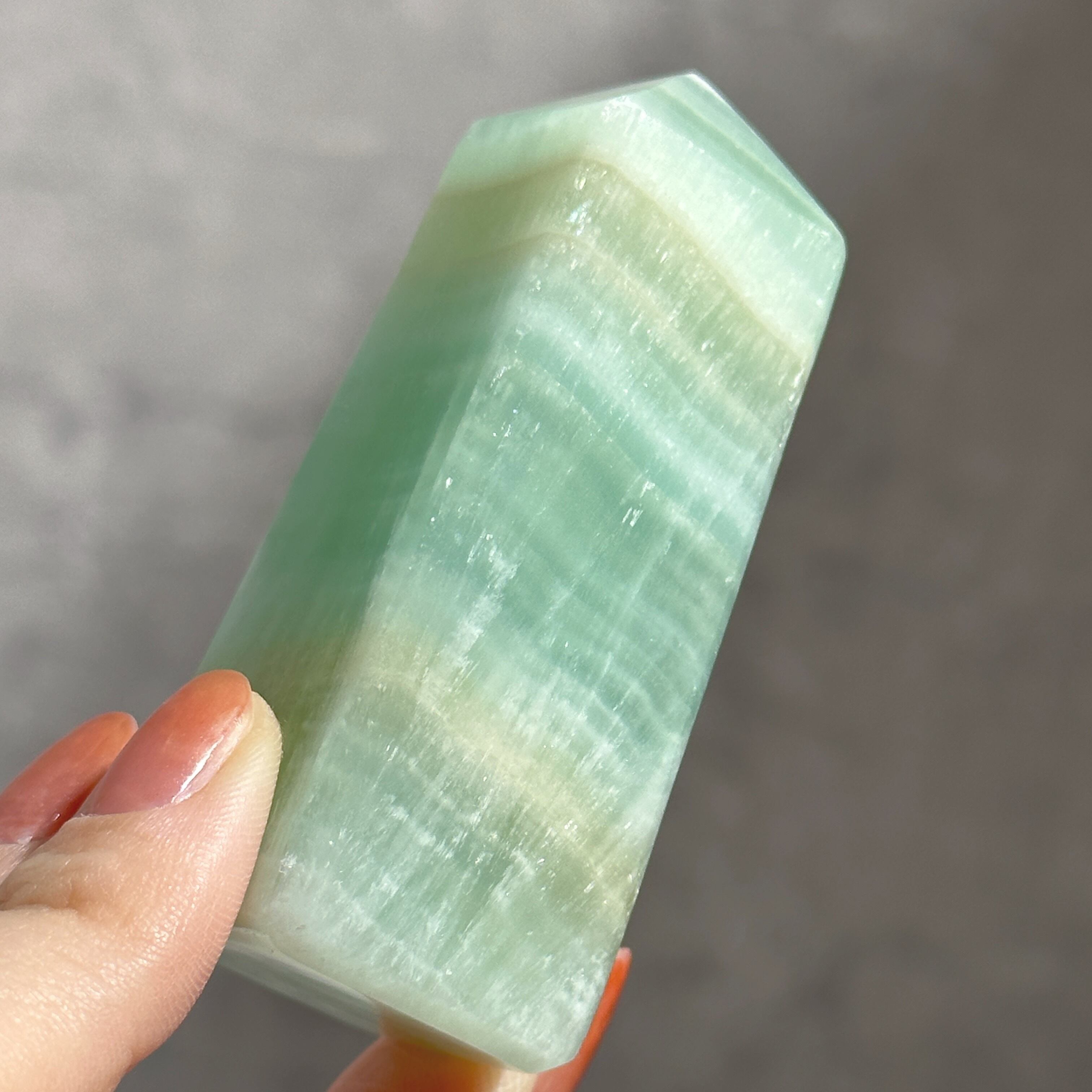 ピスタチオカルサイト タワー72◇Pistachio Calcite◇天然石
