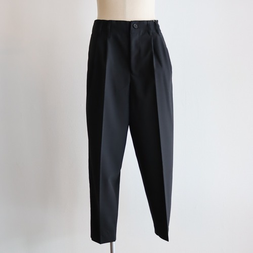 nonnotte " Hard Twist Poplin 2-Tuck Wide Tapered Trousers ( Black ) "
