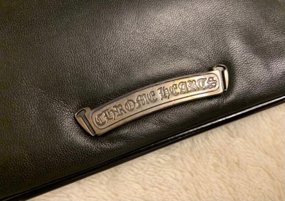 CHROME HEARTS  クロムハーツ　パテントレザー　ポーチ