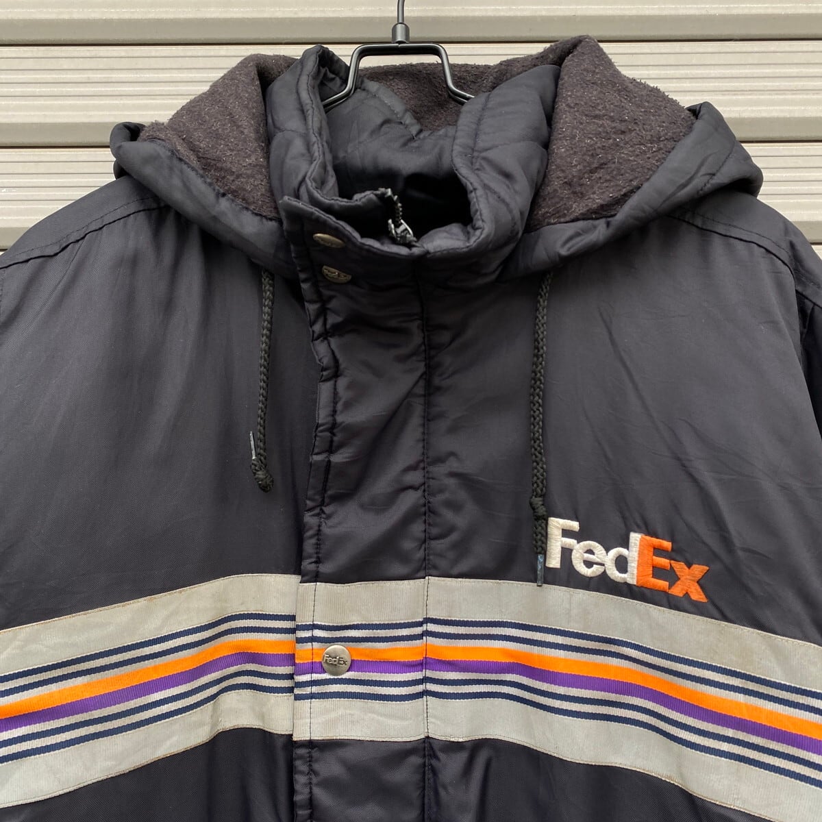 USA製 FedEx フェデックス フーデッド ナイロン中綿ジャケットメンズXL 古着 企業ロゴ刺繍 リフレクター ブラック 黒色