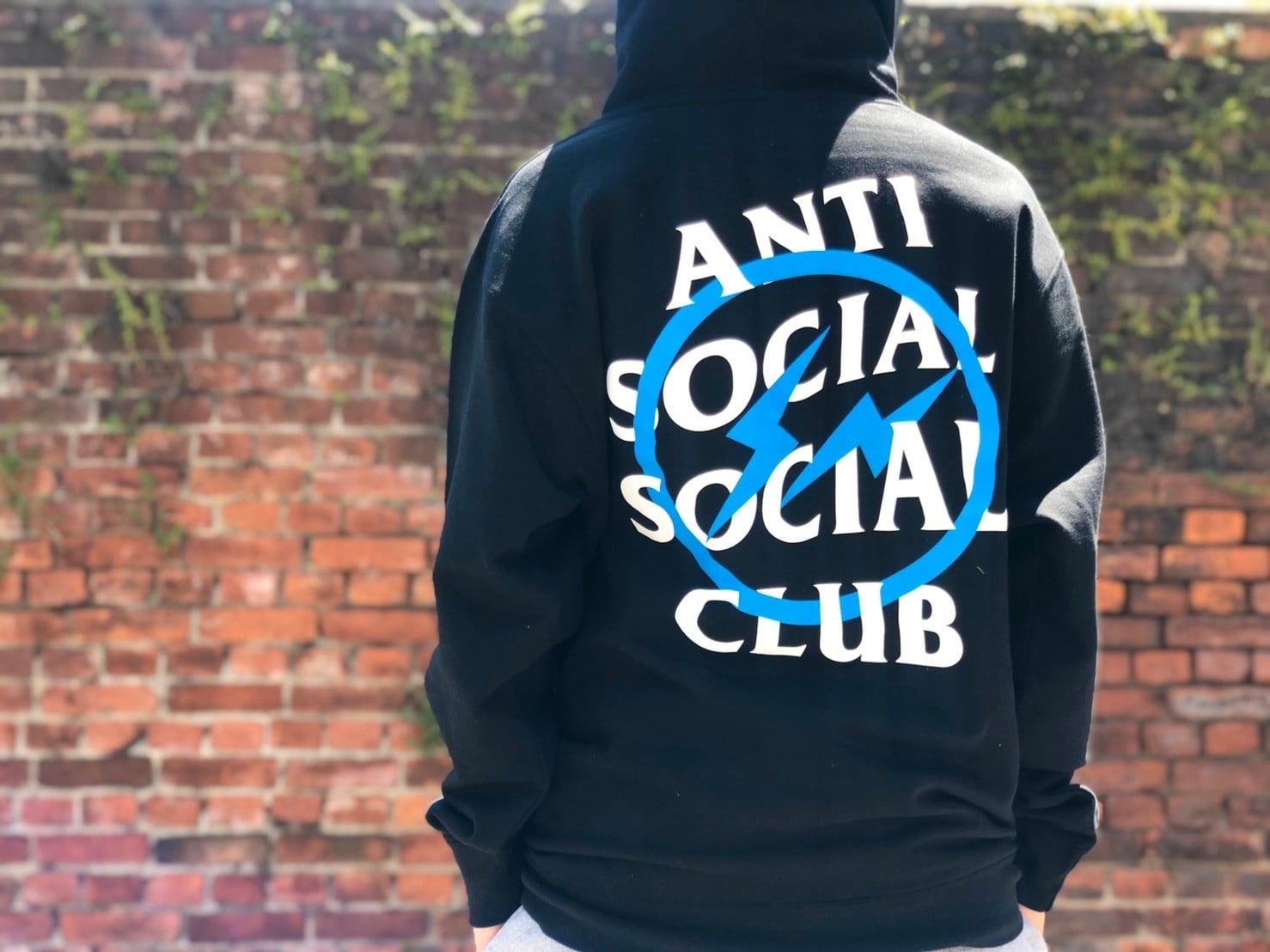ANTI SOCIAL SOCIAL CLUB × FRAGMENT ASSC BOLT HOODIE BLACK MEDIUM  