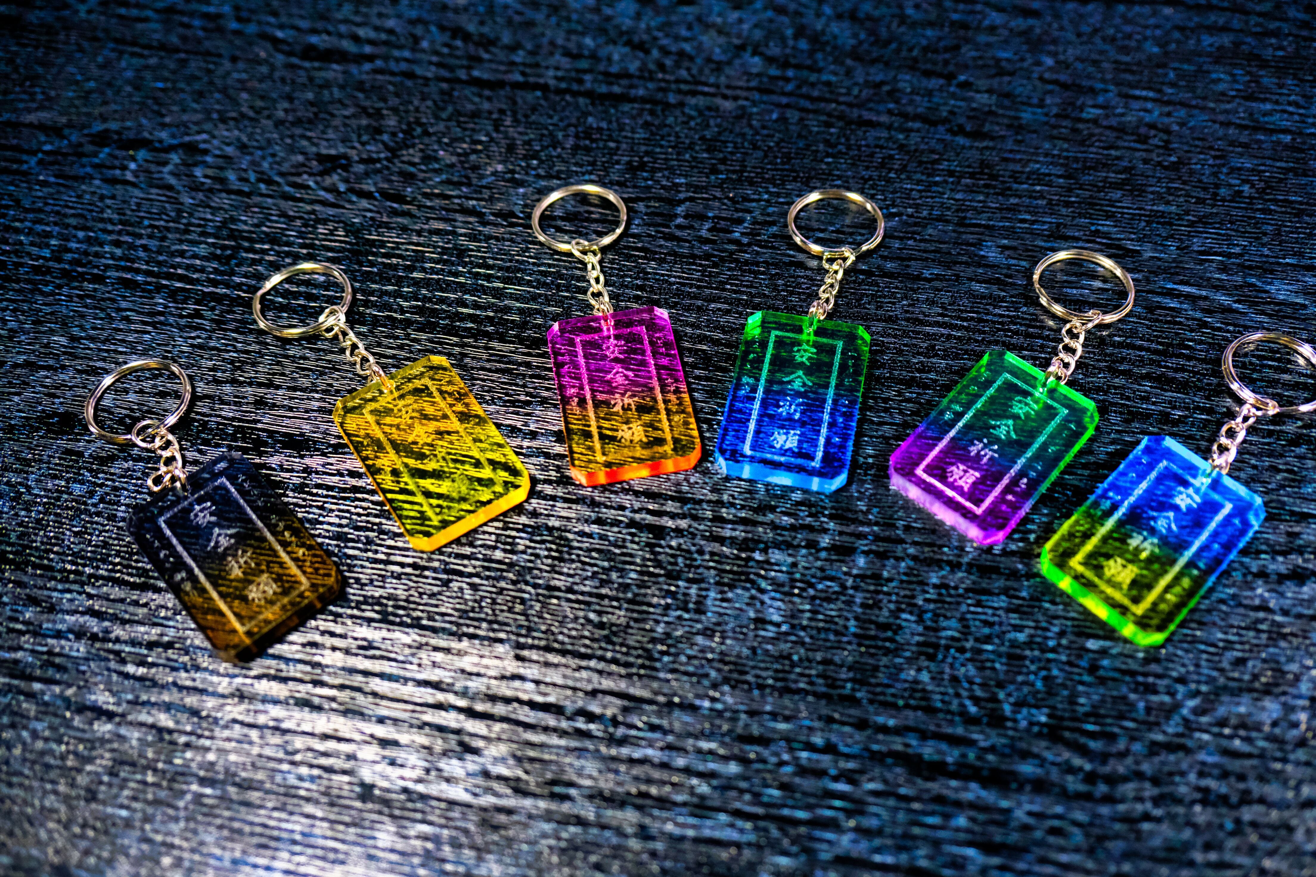 みどりとみずいろの町の透明お守り | Green East Wood Project