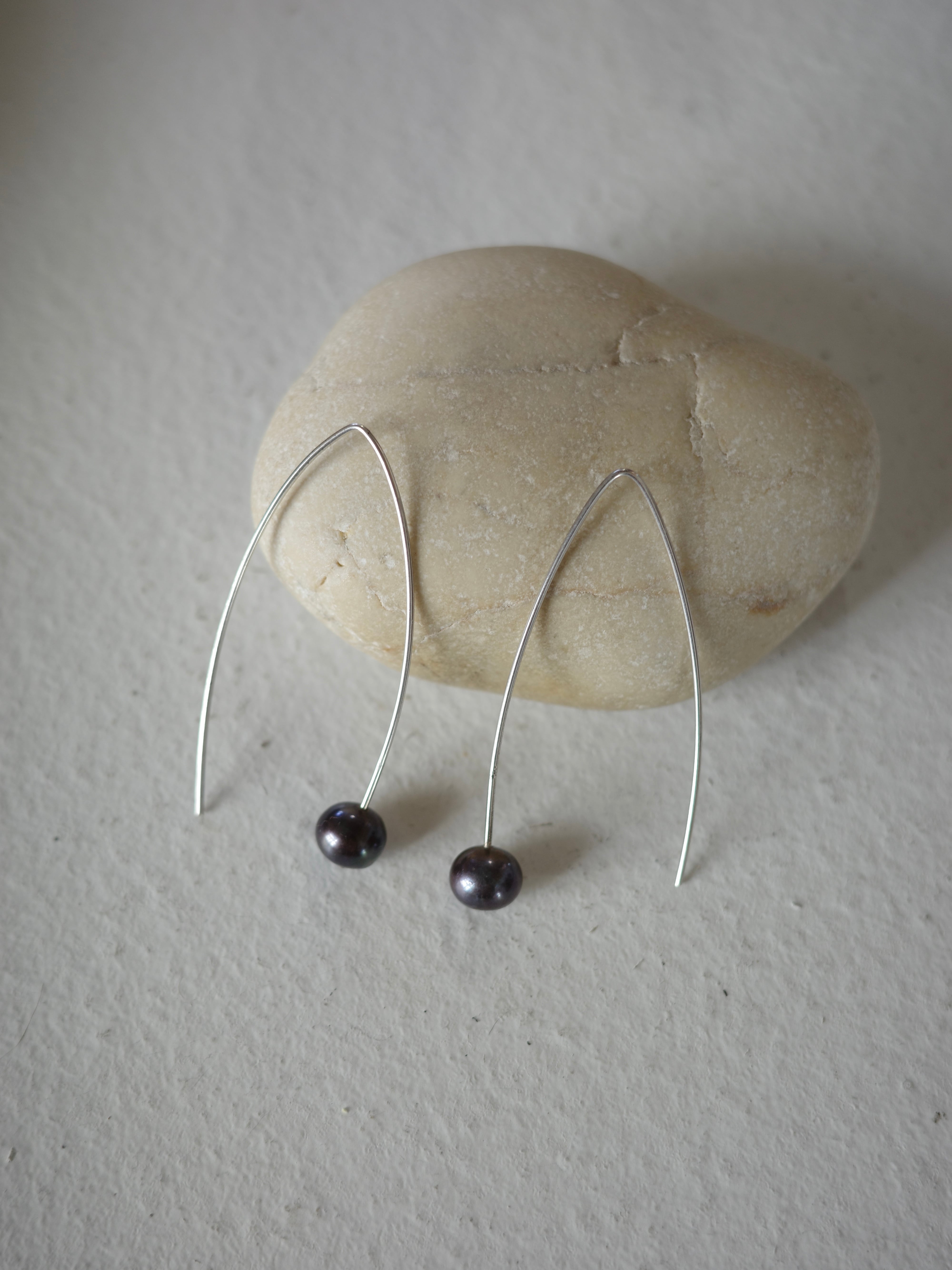 <vintage silver925>sway black Pearl pierce