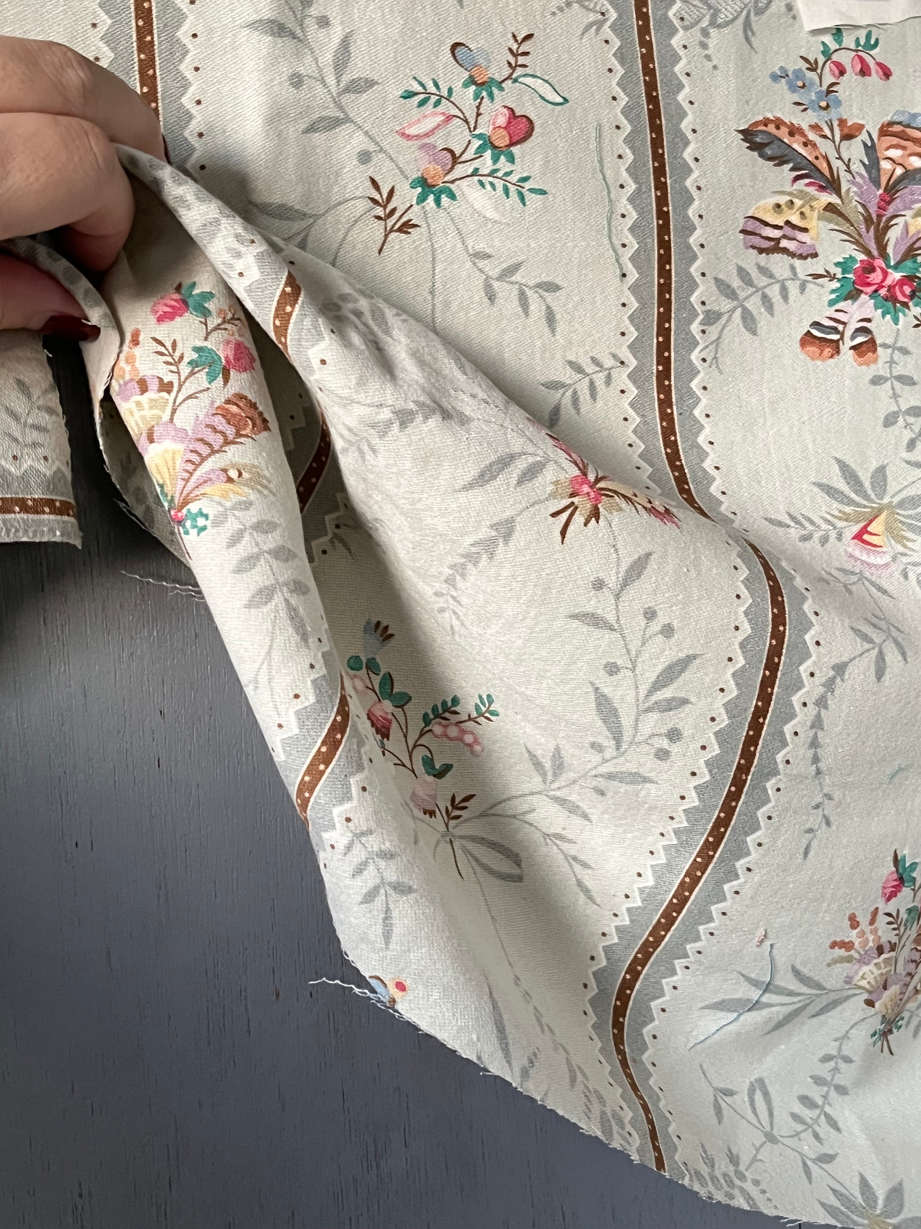 フランス製 ヴィンテージ 生地】サテン織 ストライプ フローラル柄