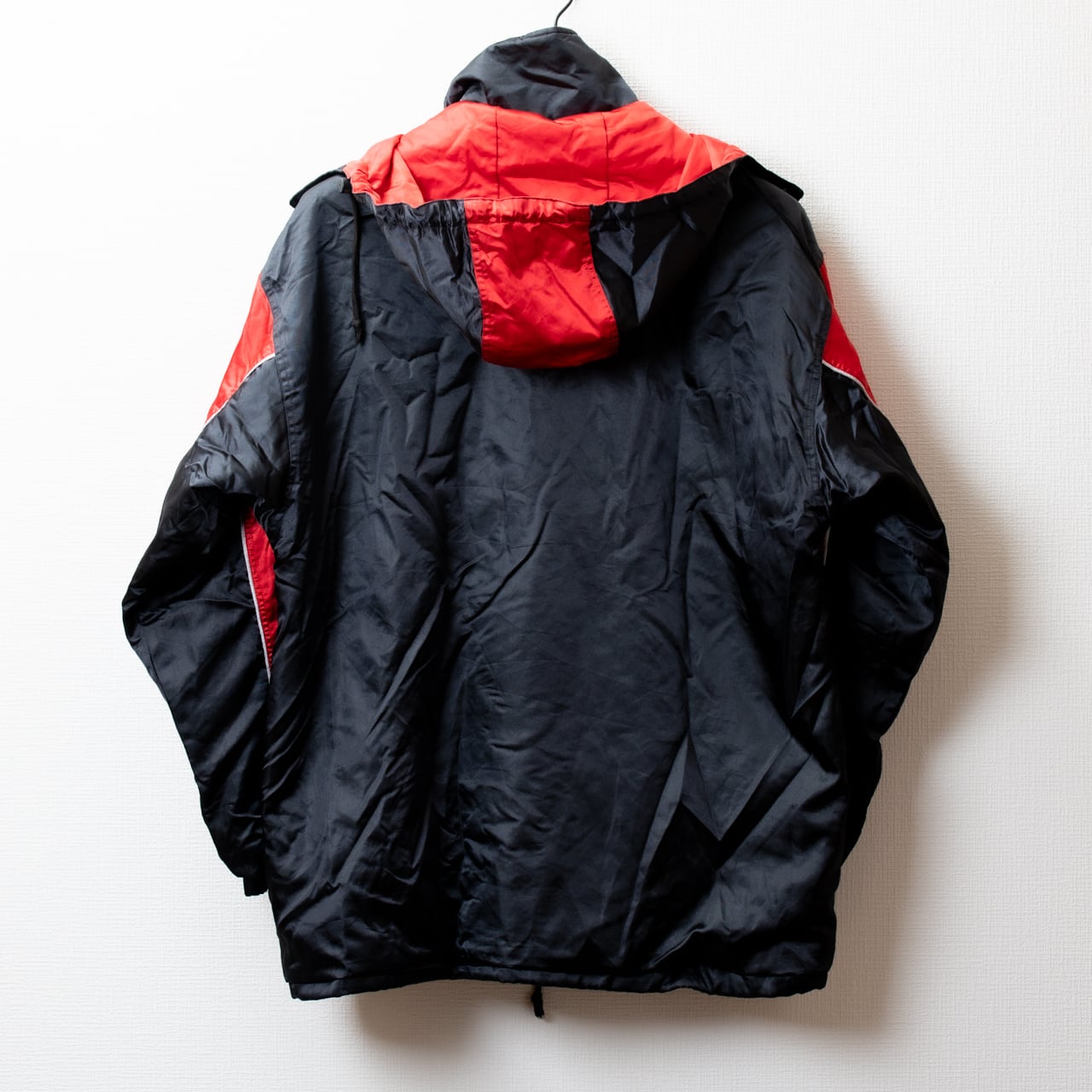 PUMA ジップアップジャケット XL 黒/赤 PUMA プーマ ナイロンジャケット 黒×赤 | 古着屋けーず