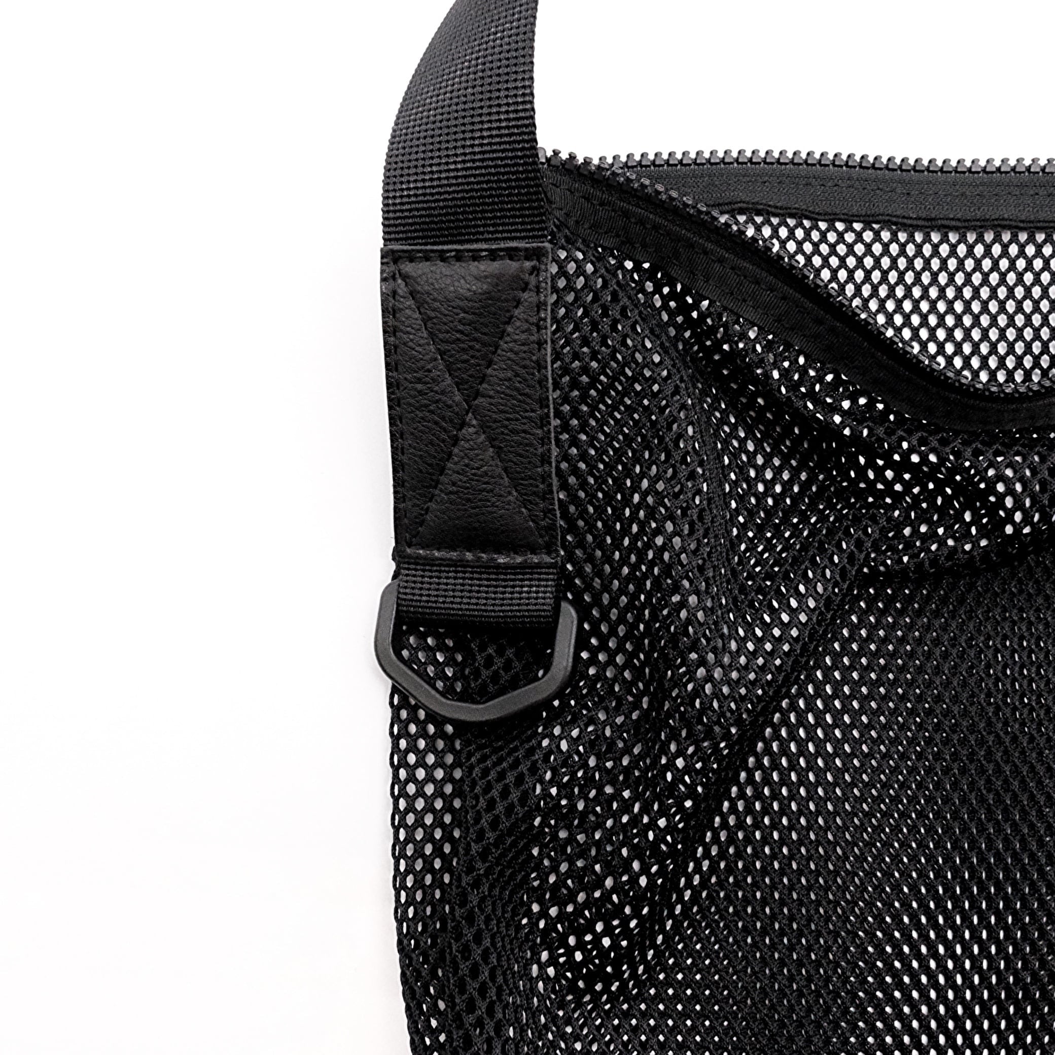 Brick (ブリック) Mesh Zip Shoulder Bag [Black] ショルダーバッグ