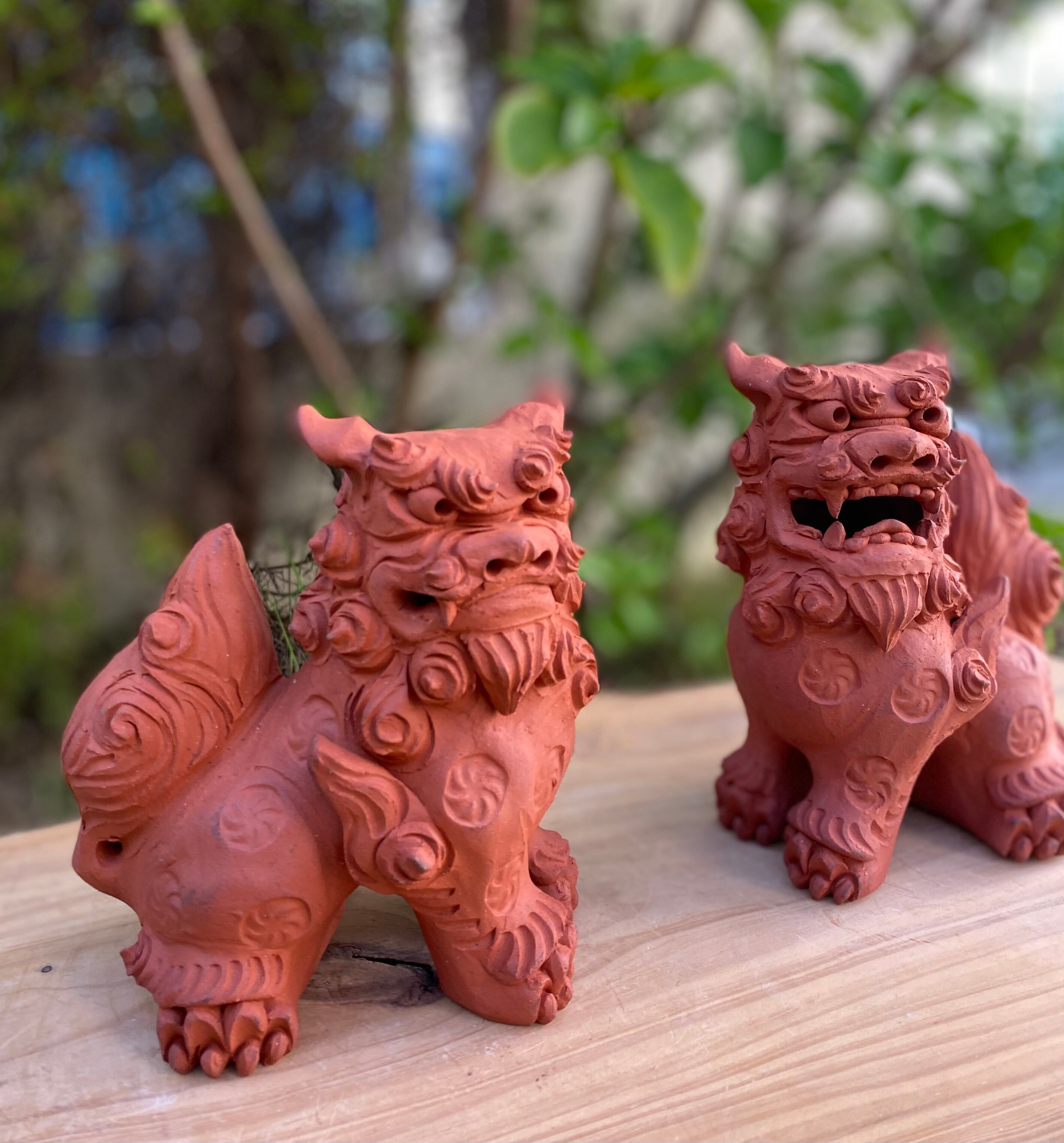 座りシーサー（焼締め） | てぃーち工房