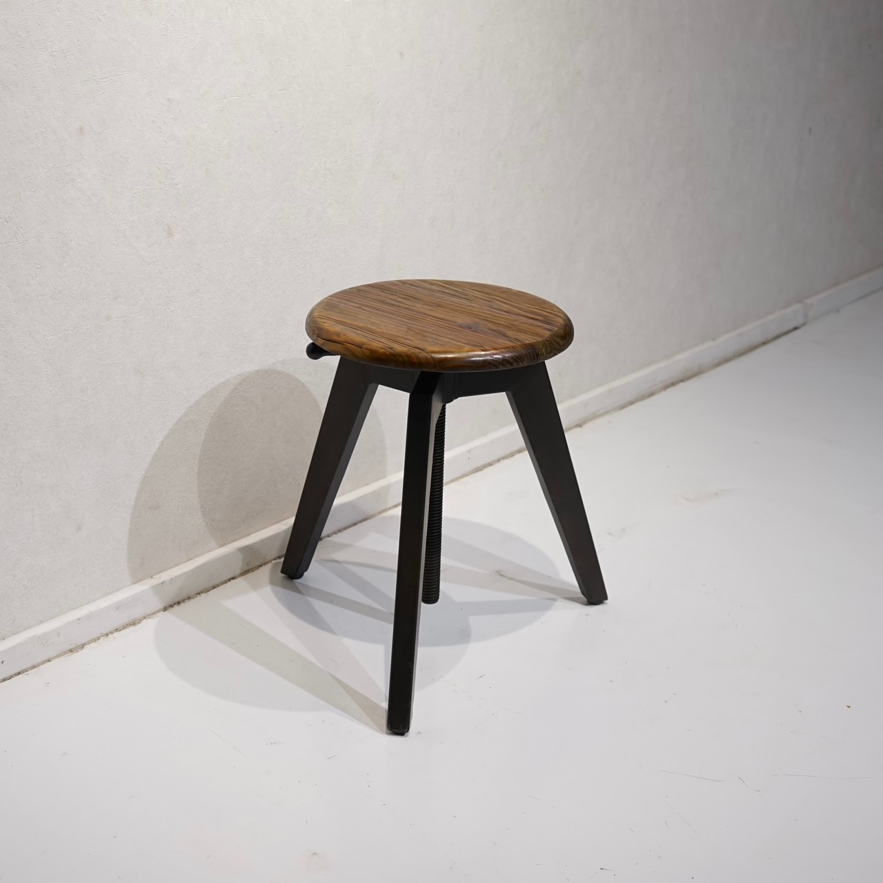 GART ガルト MOSH モッシュ KRUNK STOOL クランク スツール 昇降式 椅子 チェア 木製座面 アイアン脚 ヴィンテージ インダストリアル