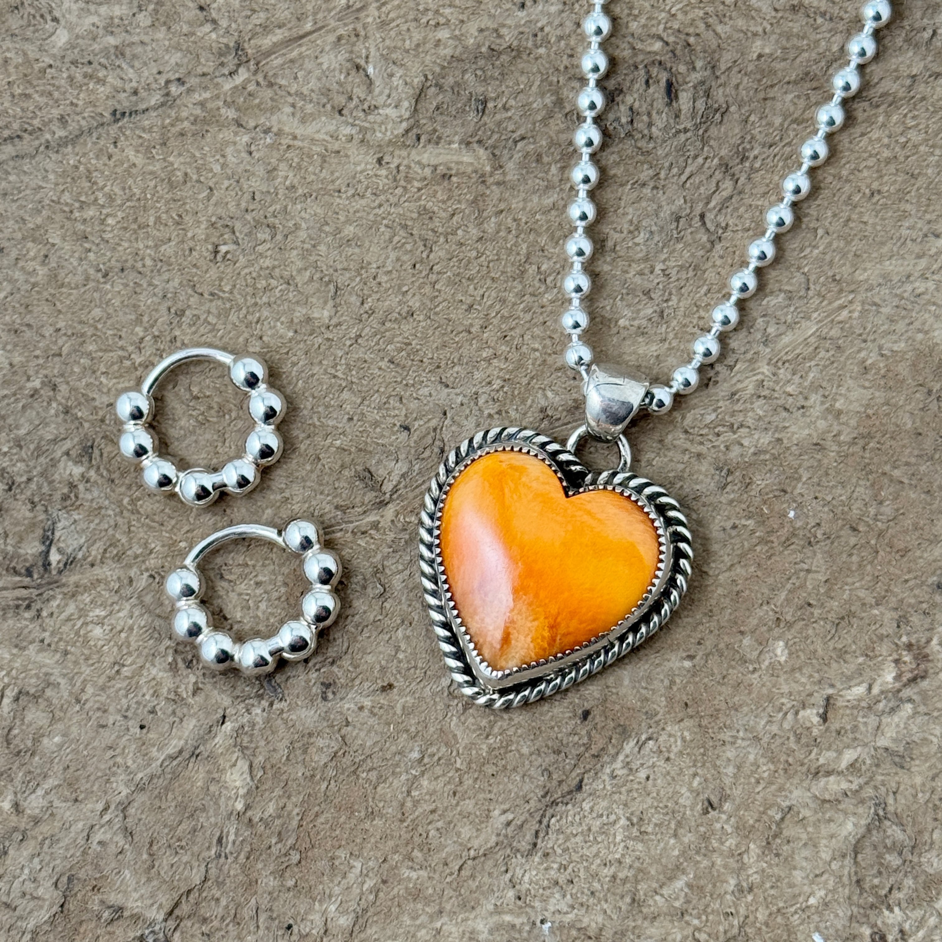 再入荷】《Indian Jewelry 》【 一点物 】ハート スパイニー