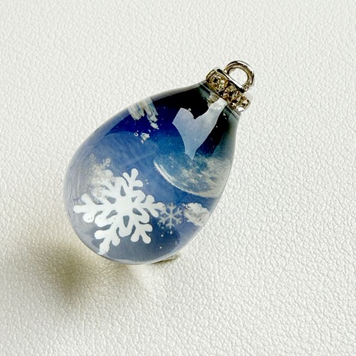 冬の雪月夜　卵キーホルダーorネックレス　ゴールド