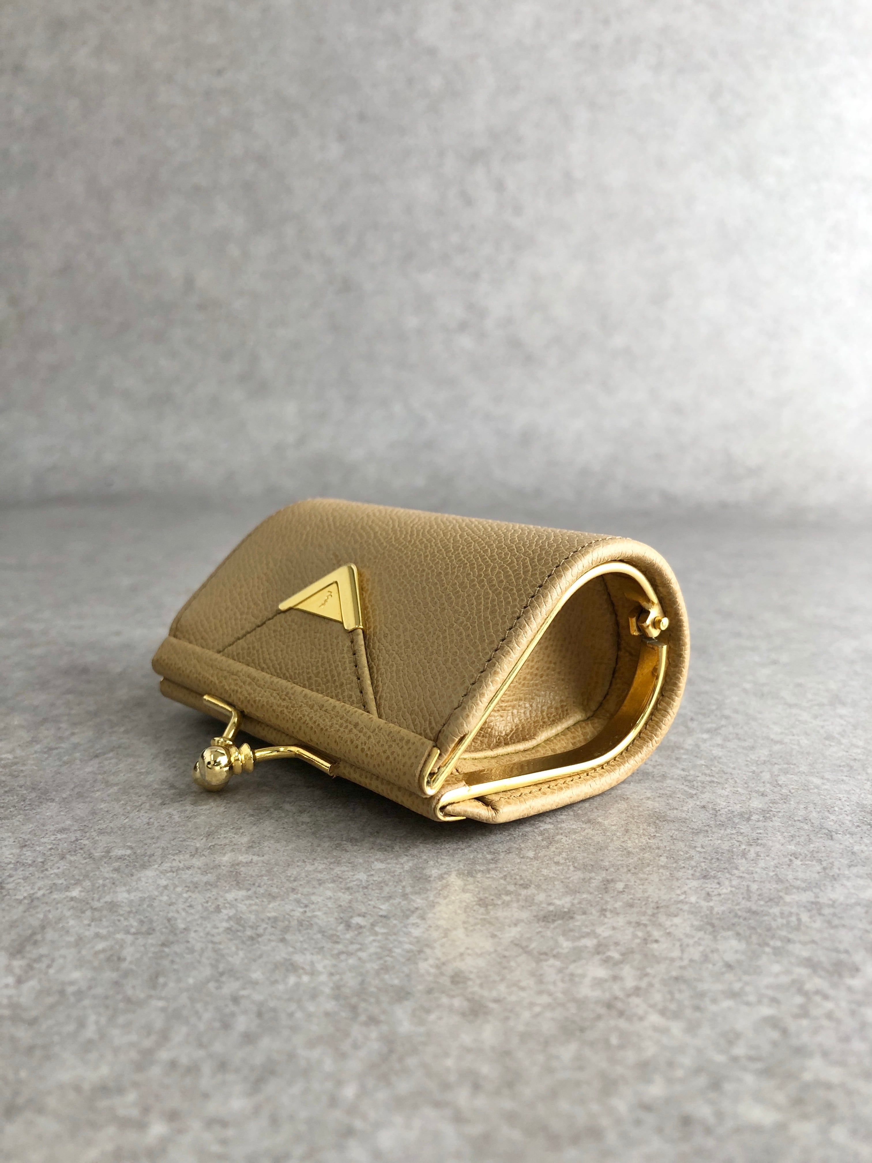 Yves Saint Laurent イヴ・サンローラン 財布 ベージュ YSL レザー