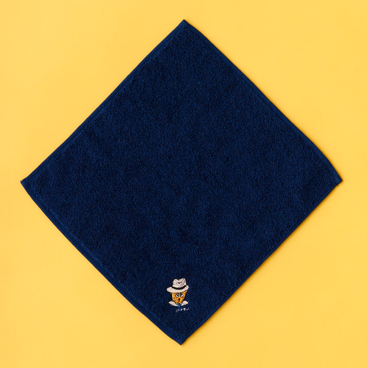安西水丸 刺繍タオル （猫マーロウ） | WIHL SHOP 早稲田大学国際文学