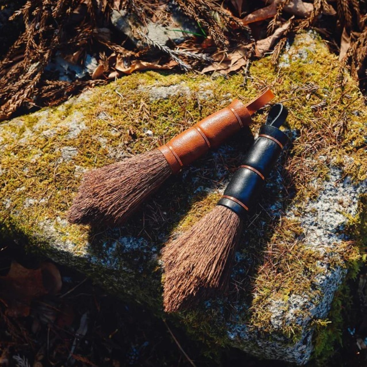 hinata x 深海産業 焚き火台用ブラシ 日本棕櫚手箒 | OLIVE OUTDOOR