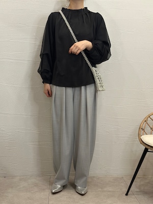 襟タックブラウス