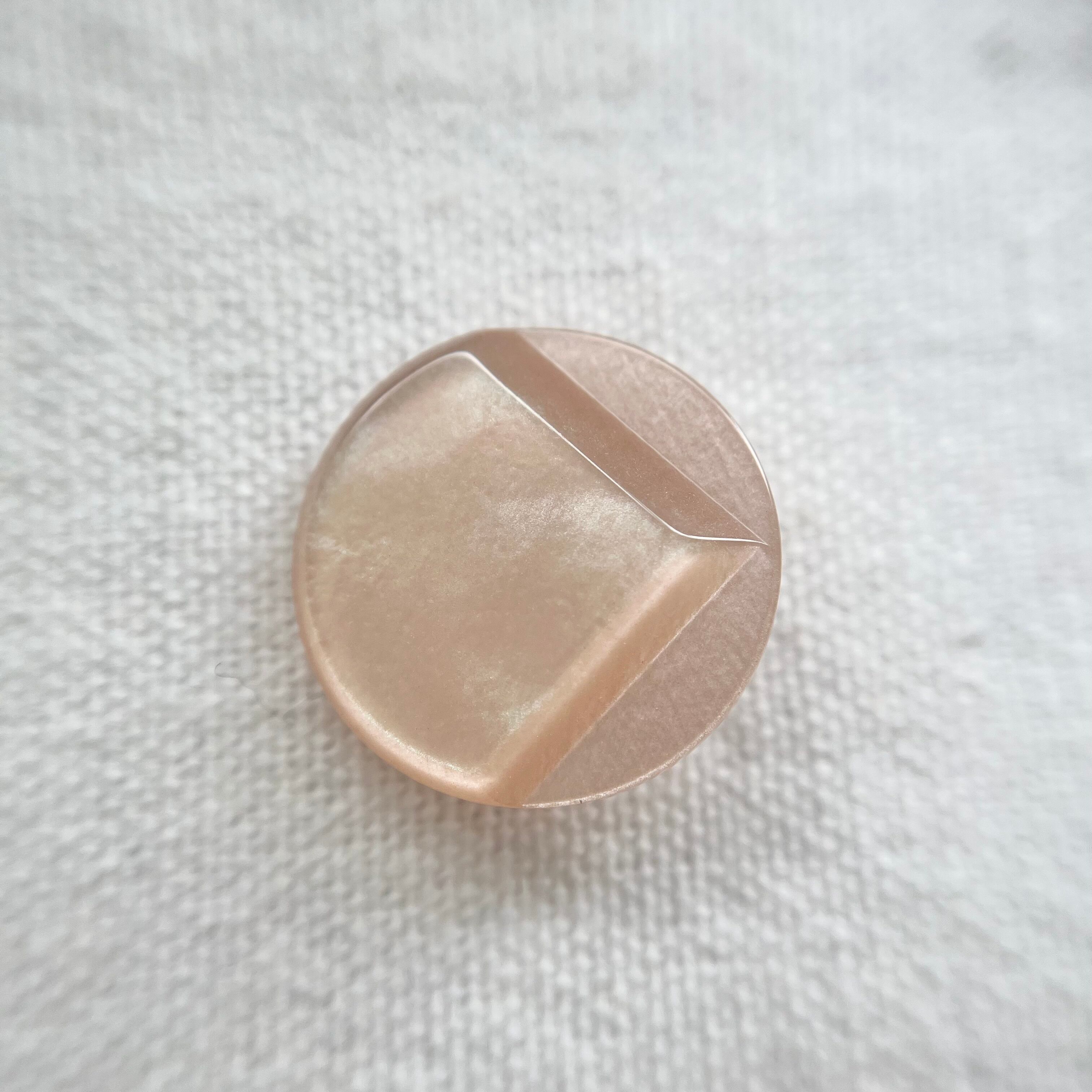 立体カット×シャイニーピーチピンク 20㎜