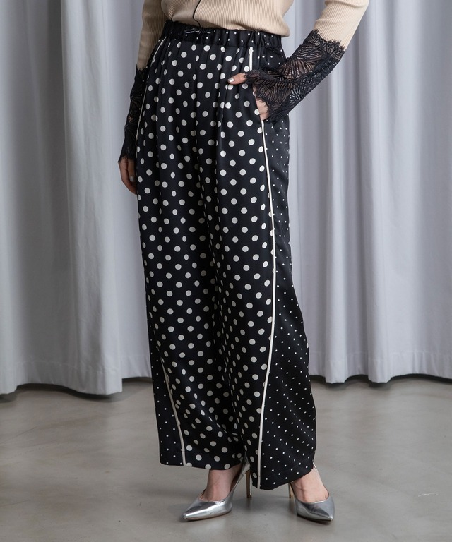 【MARECHAL TERRE 】ドット柄カーブラインパンツ