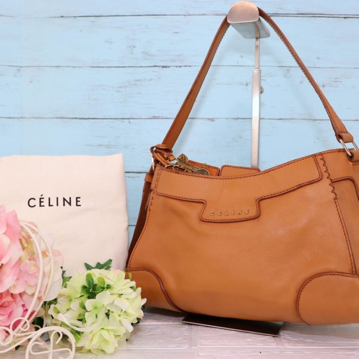 セリーヌ CELINE レザーハンドバッグ 馬車金具チャーム付き キャメル 