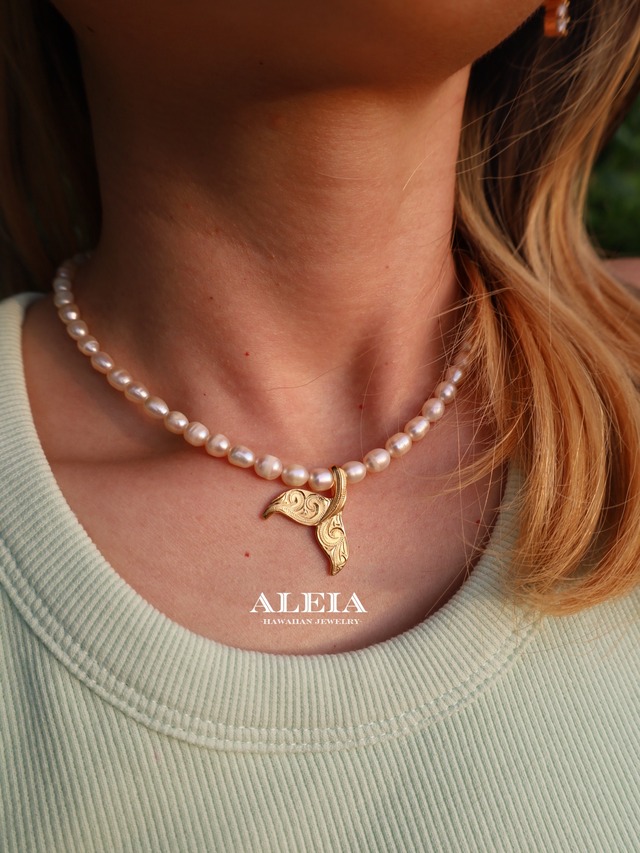 Jump Whale Tail Freshwater Pearl