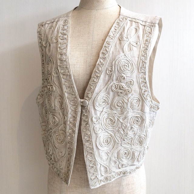 70s embroidery vest 